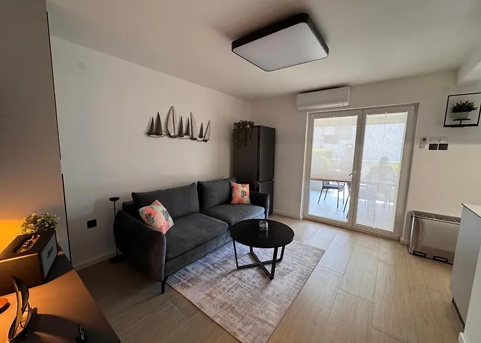 Jakobi By El-pi Tours Apartamento Njivice