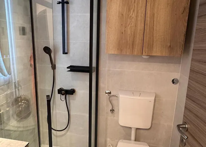 Jakobi By El-pi Tours * Njivice
