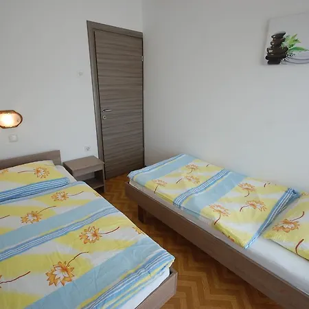 Jakobi By El-pi Tours Apartman
