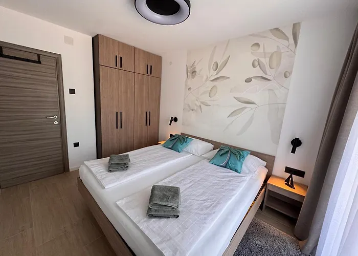 Jakobi By El-pi Tours *