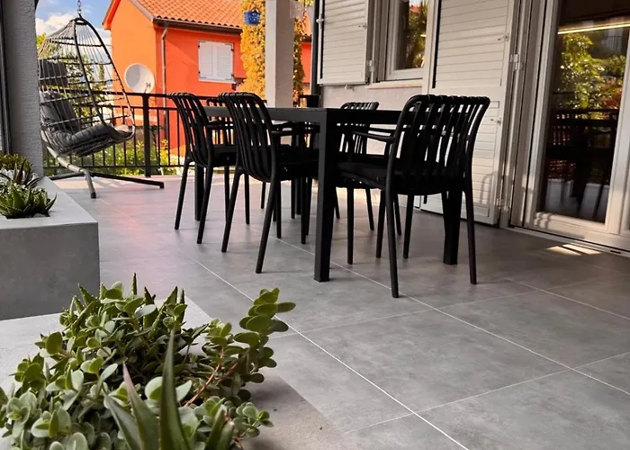 Jakobi By El-pi Tours *